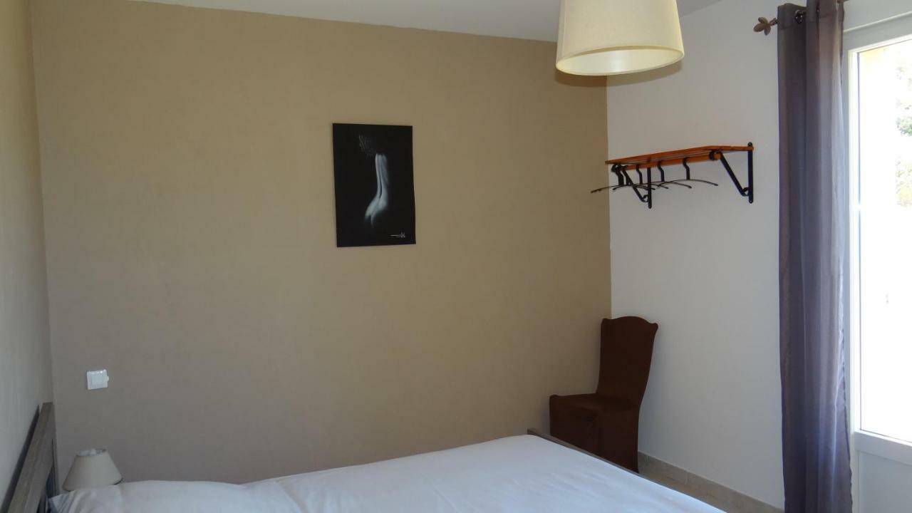 Campagne Ceres Bed & Breakfast Le Puy-Sainte-Reparade Ngoại thất bức ảnh