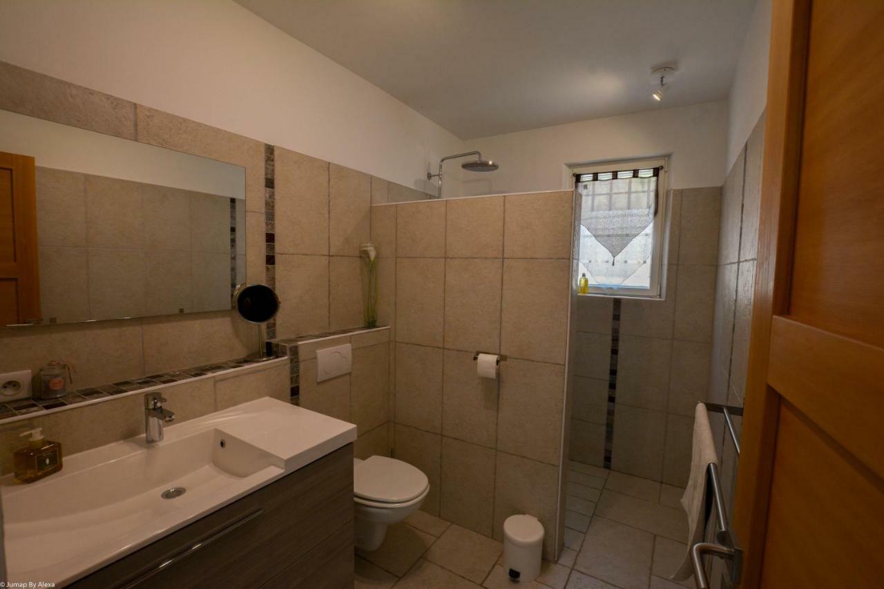 Campagne Ceres Bed & Breakfast Le Puy-Sainte-Reparade Ngoại thất bức ảnh