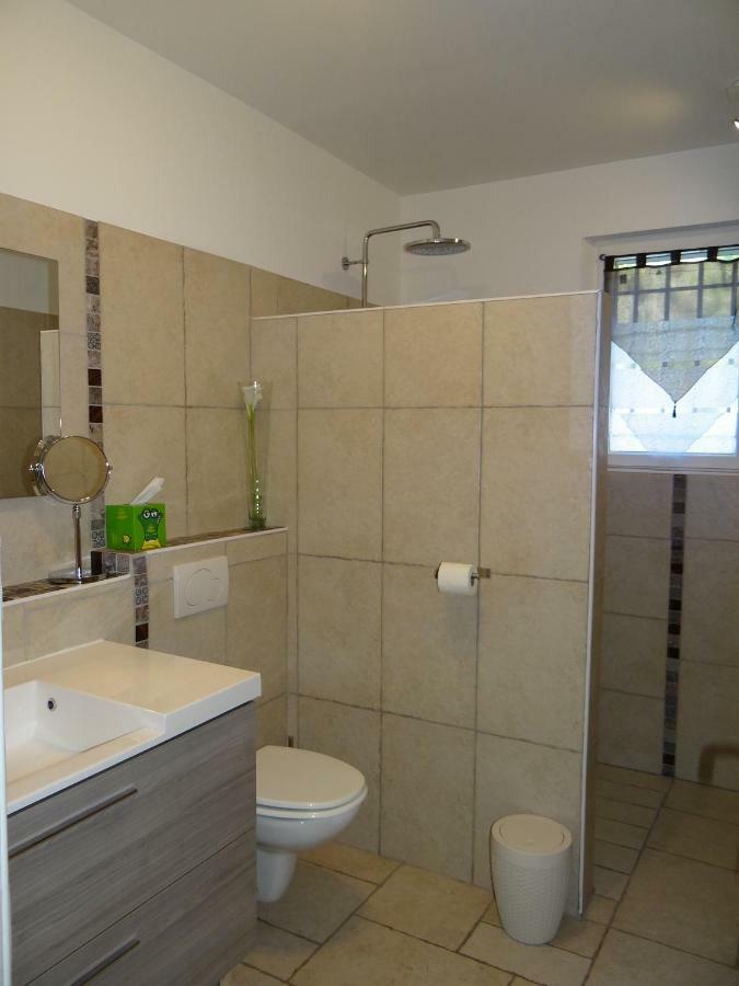 Campagne Ceres Bed & Breakfast Le Puy-Sainte-Reparade Ngoại thất bức ảnh
