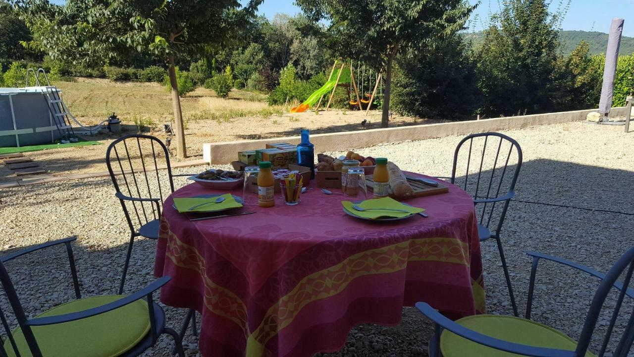 Campagne Ceres Bed & Breakfast Le Puy-Sainte-Reparade Ngoại thất bức ảnh